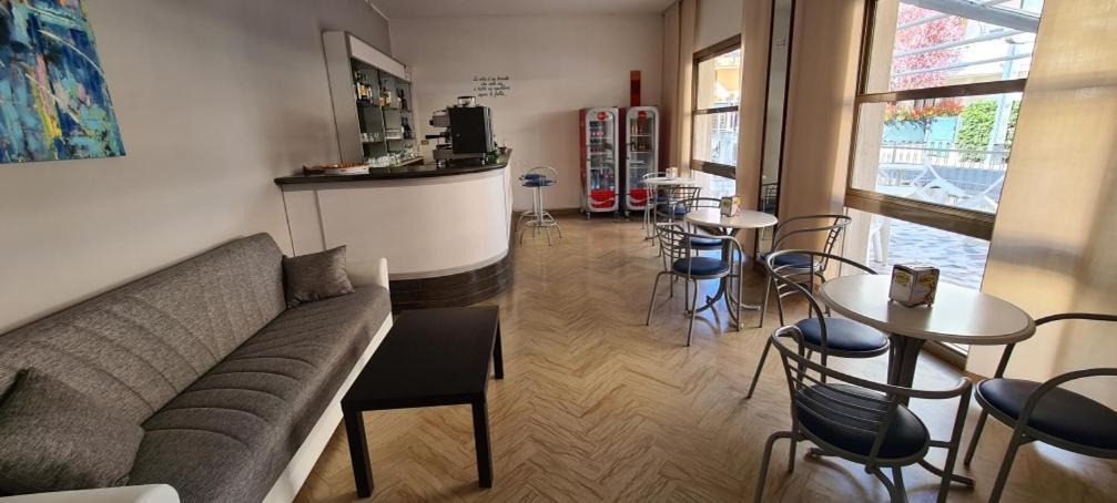 Hotel Astoria Риччоне Экстерьер фото