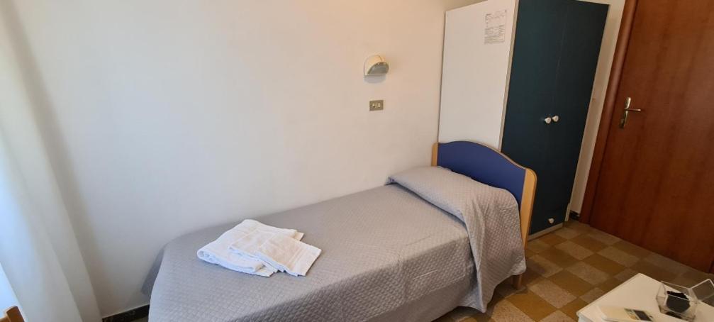 Hotel Astoria Риччоне Экстерьер фото