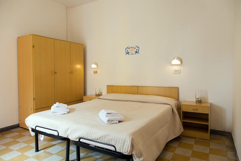 Hotel Astoria Риччоне Номер фото